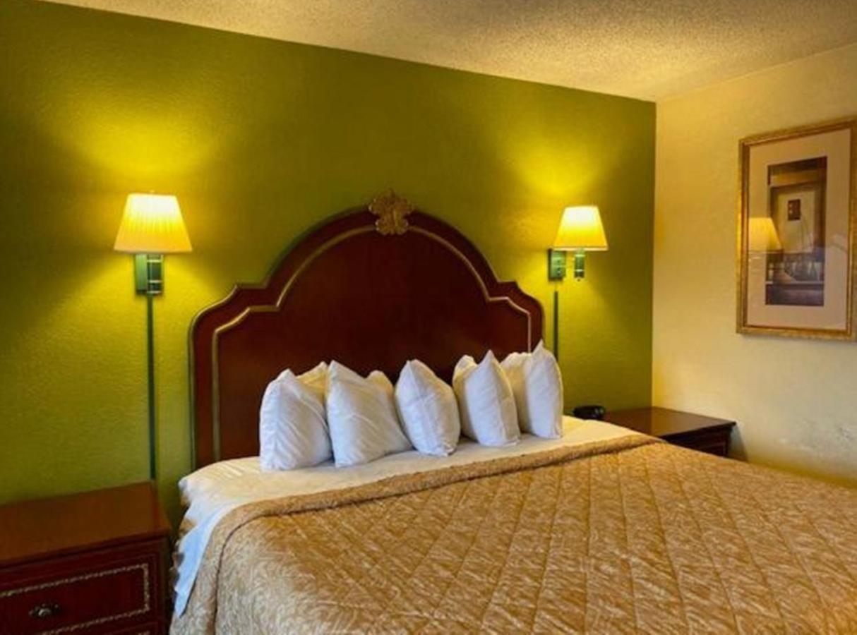 Travelodge By Wyndham Sellersburg Luaran gambar