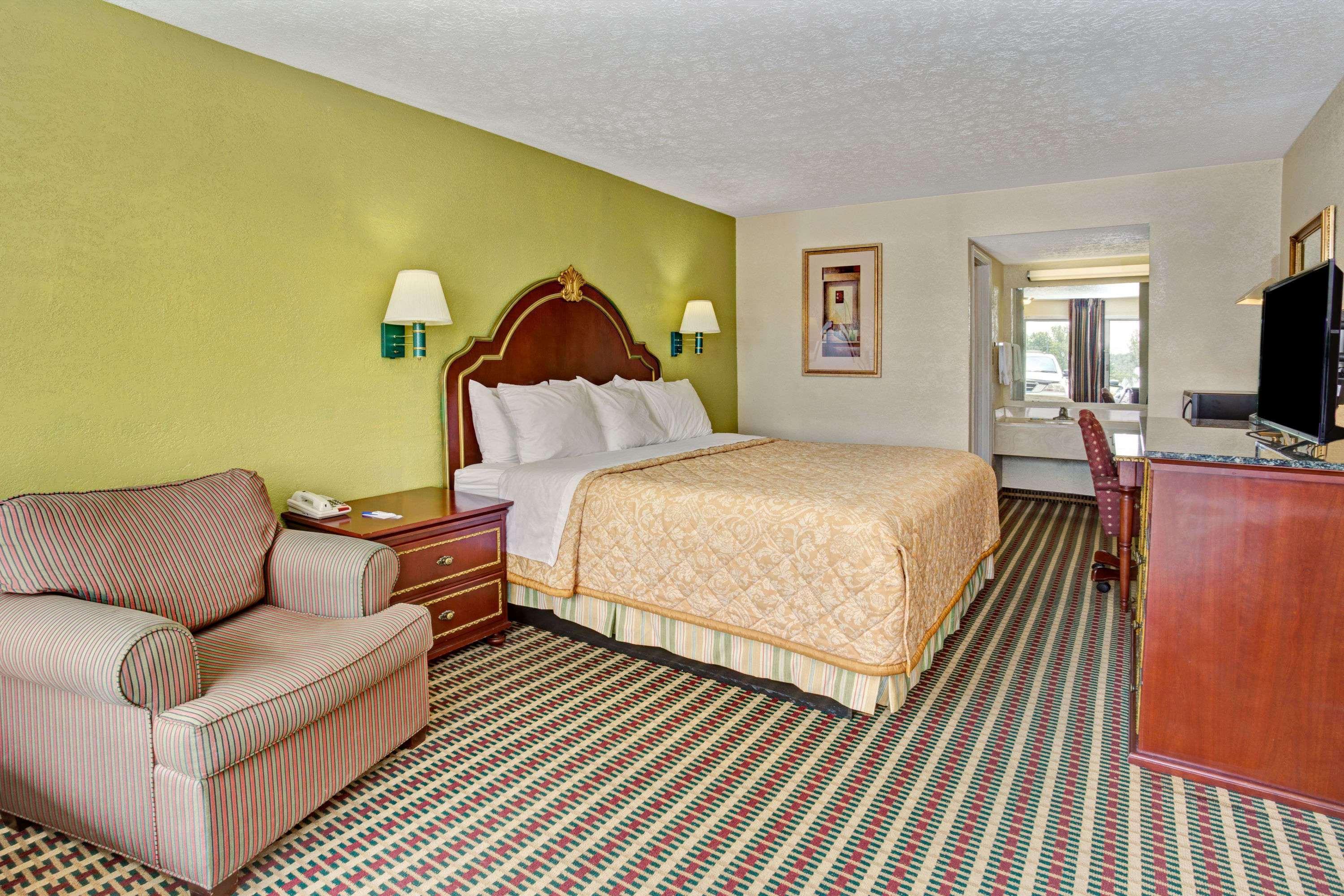 Travelodge By Wyndham Sellersburg Luaran gambar
