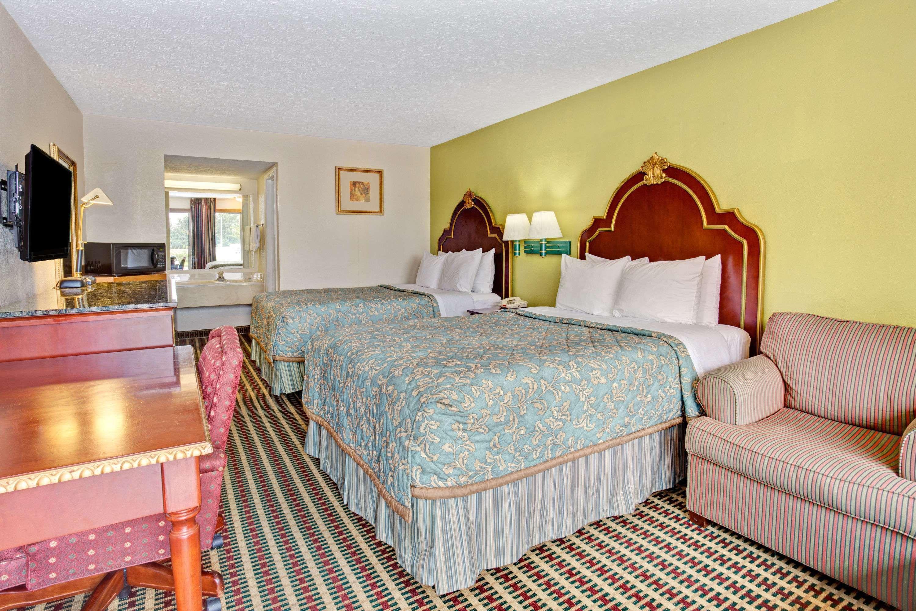 Travelodge By Wyndham Sellersburg Luaran gambar