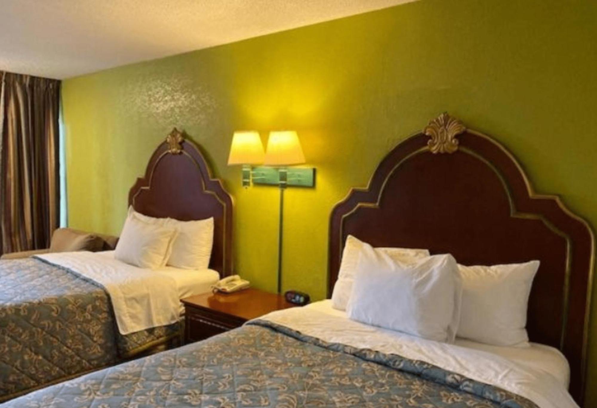 Travelodge By Wyndham Sellersburg Luaran gambar