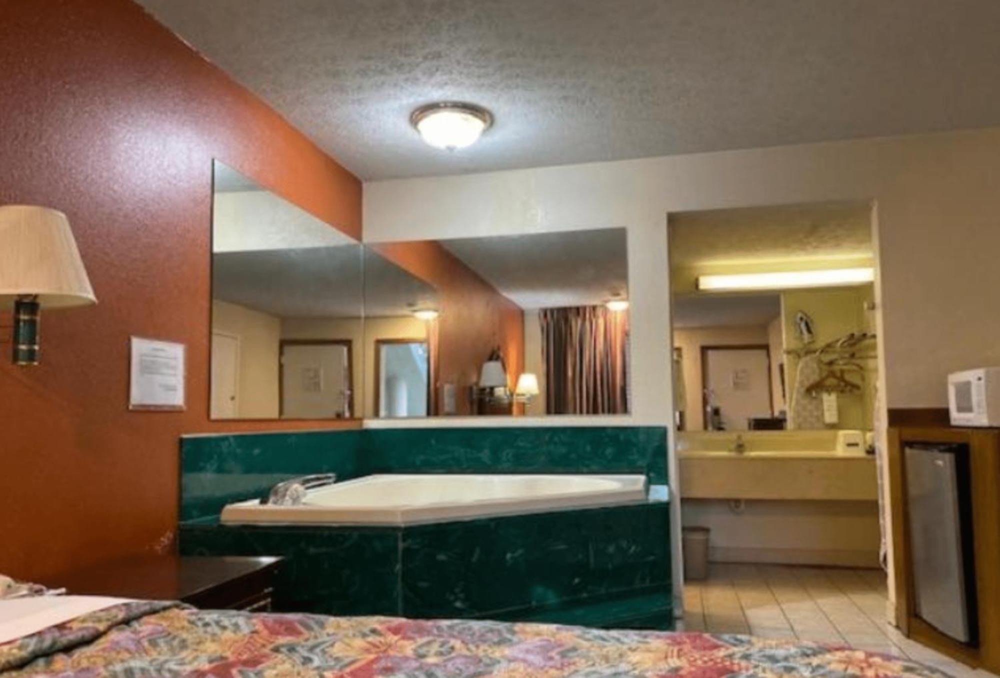 Travelodge By Wyndham Sellersburg Luaran gambar